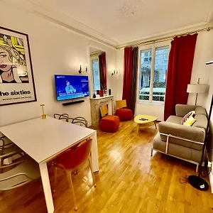 https://luxurious-2-bedroom-with-huge-private-terrace-1.fr-paris.fr